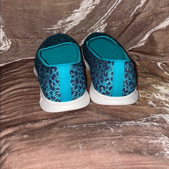 Flats - Picture 3 of 4